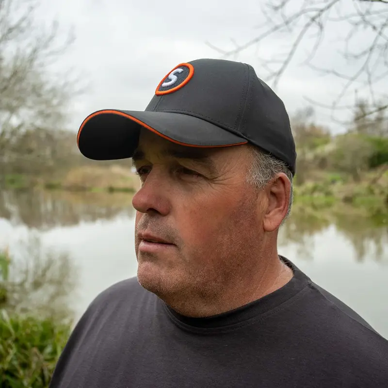 GORRA SONUBAITS LOGO BORDADO NARANJA Y BLANCO - Imagen 4